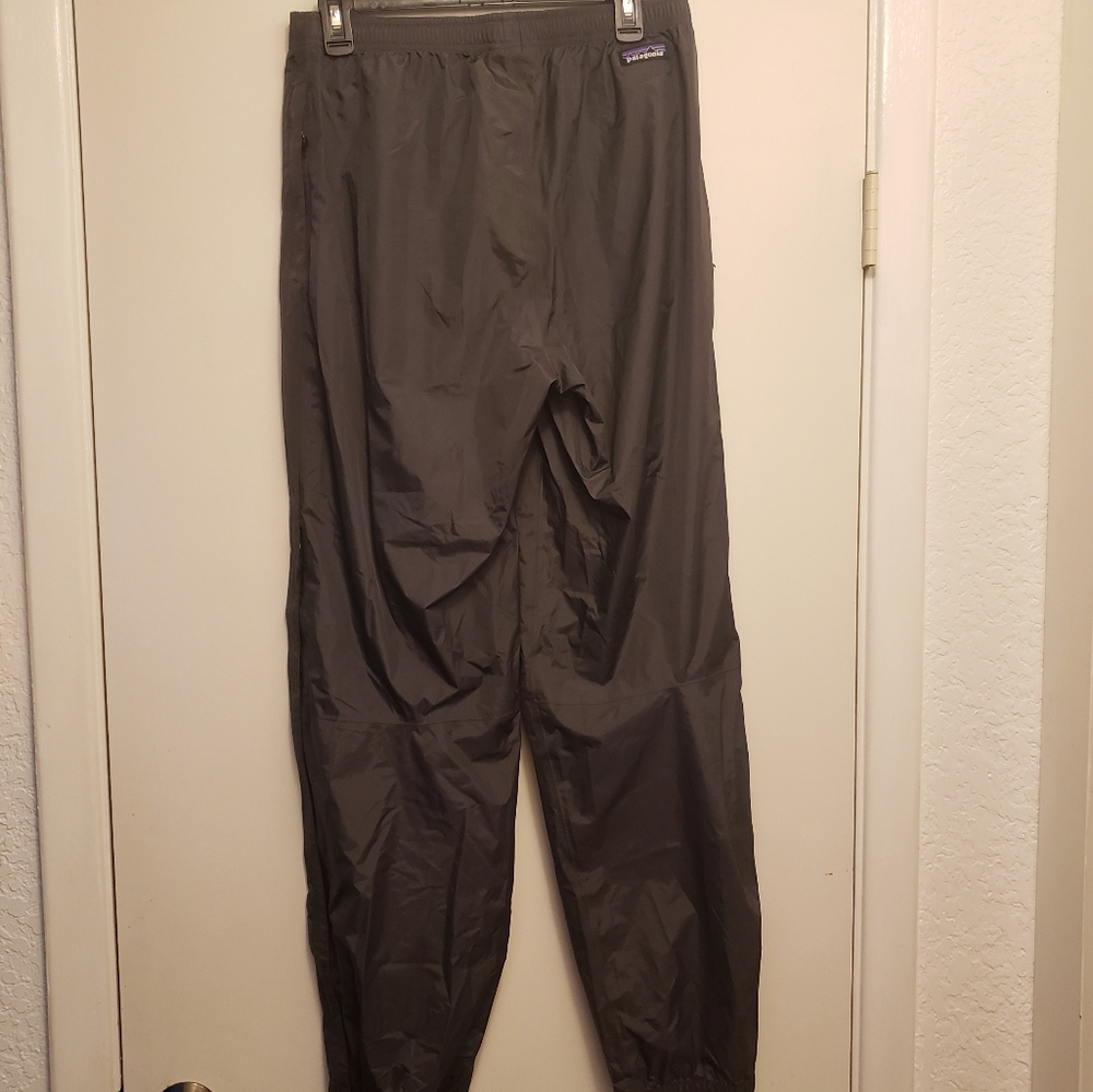Patagonia Black MEN'S SIZE MEDIUM Outdoor Pants